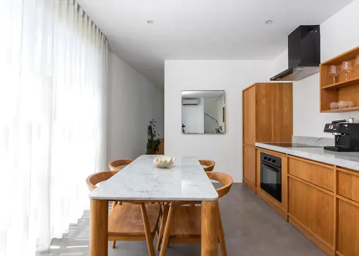 Modern 1 Bedroom With Rooftop Near The チャングー