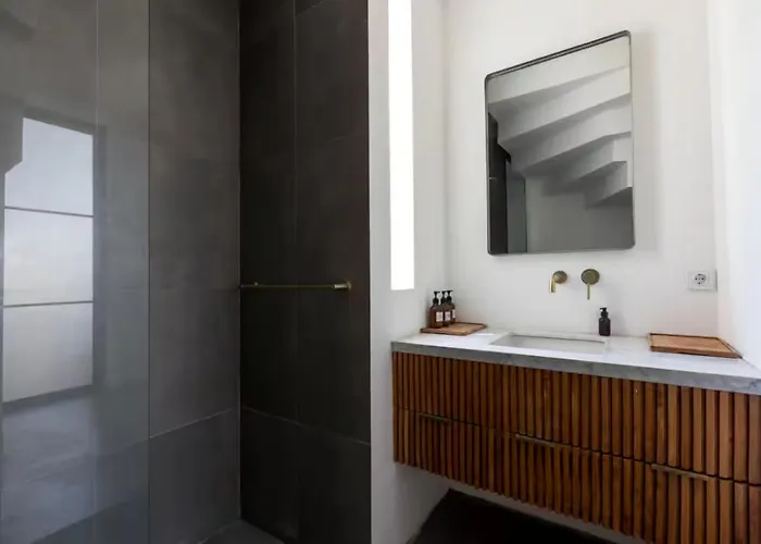 Modern 1 Bedroom With Rooftop Near The チャングー